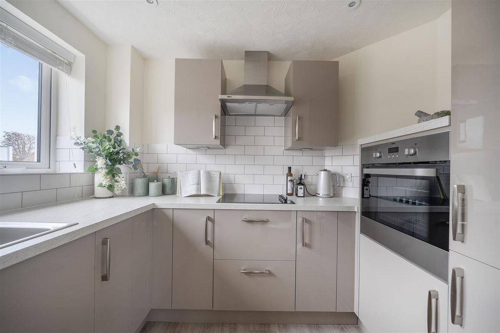 Additional image 5 of 1 bed flat for saleReedham Road, Burnham SL1