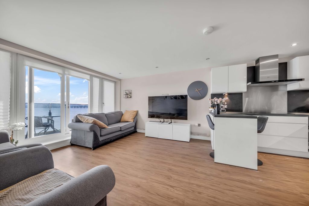 2 bed flat for saleRiverside Drive, Dundee DD1 photo 4
