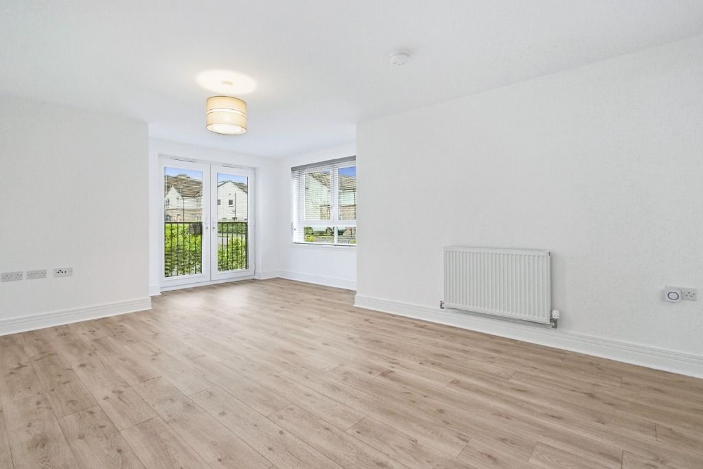 Additional image 3 of 2 bed flat for saleCastlegate Avenue, Dumbarton, West Dunbartonshire G82