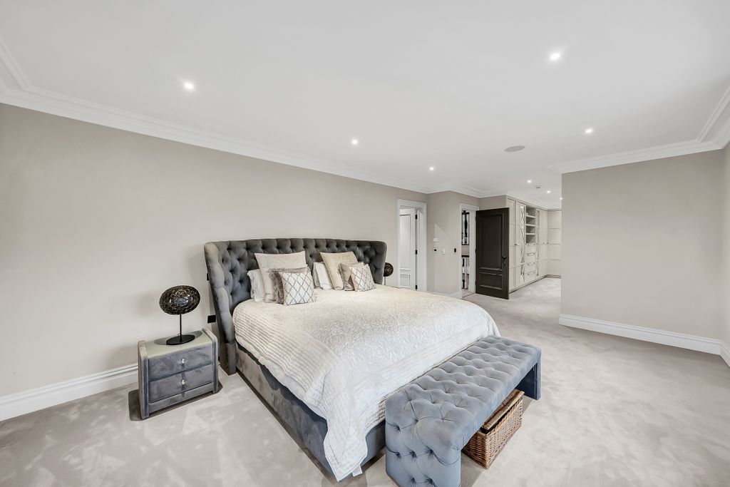 Additional image 11 of 9 bed detached house for saleStubbs Hill, Bracknell RG42