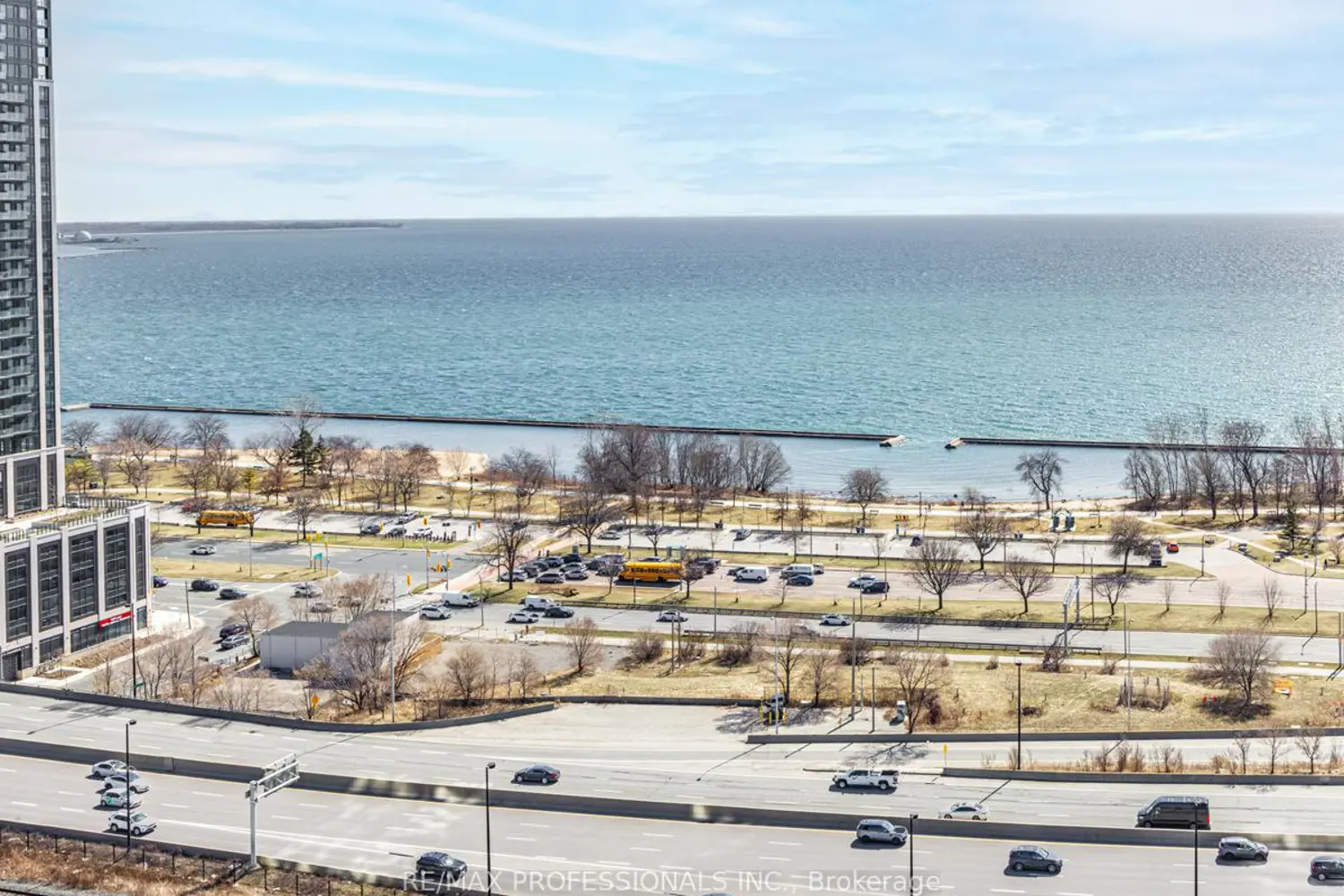 Additional image 17 of 105 The Queensway 2113