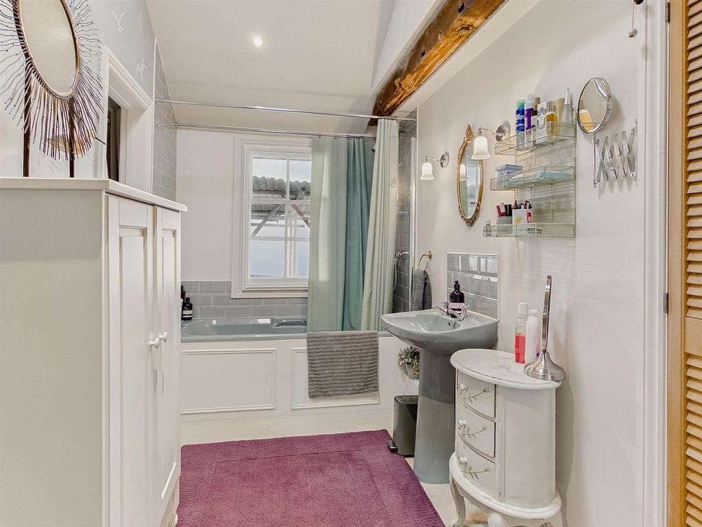Additional image 14 of 2 bed flat for saleWorcester Road, Malvern WR14