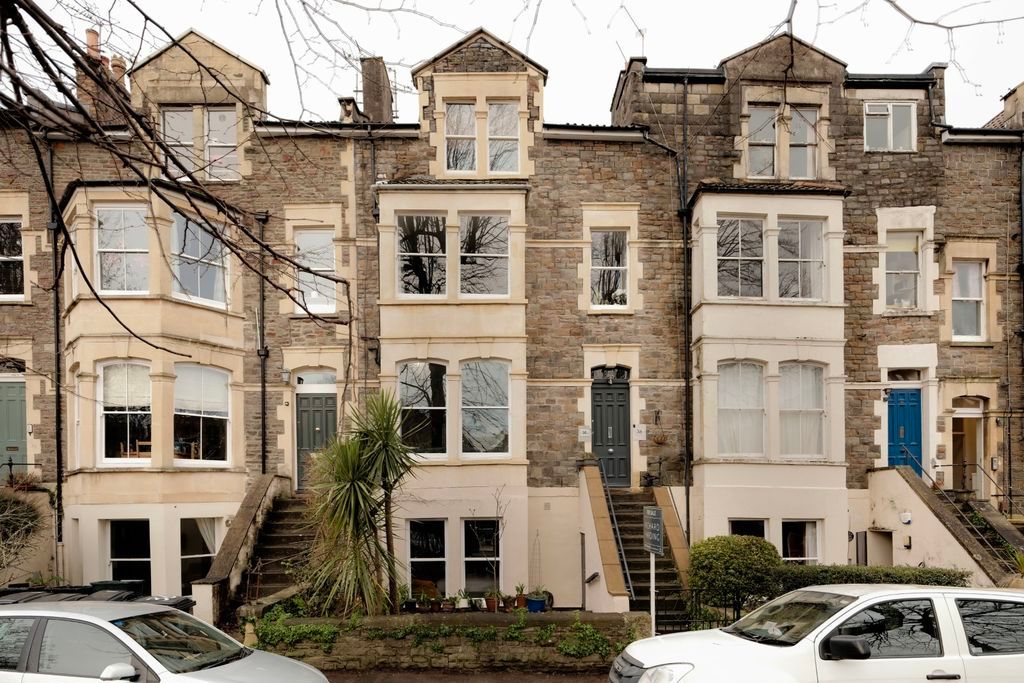 3 bed flat for saleRoyal Park, Clifton, Bristol BS8 photo 2