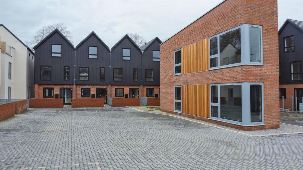 2 bed flat for saleSt. Nicholas Road, Beverley HU17