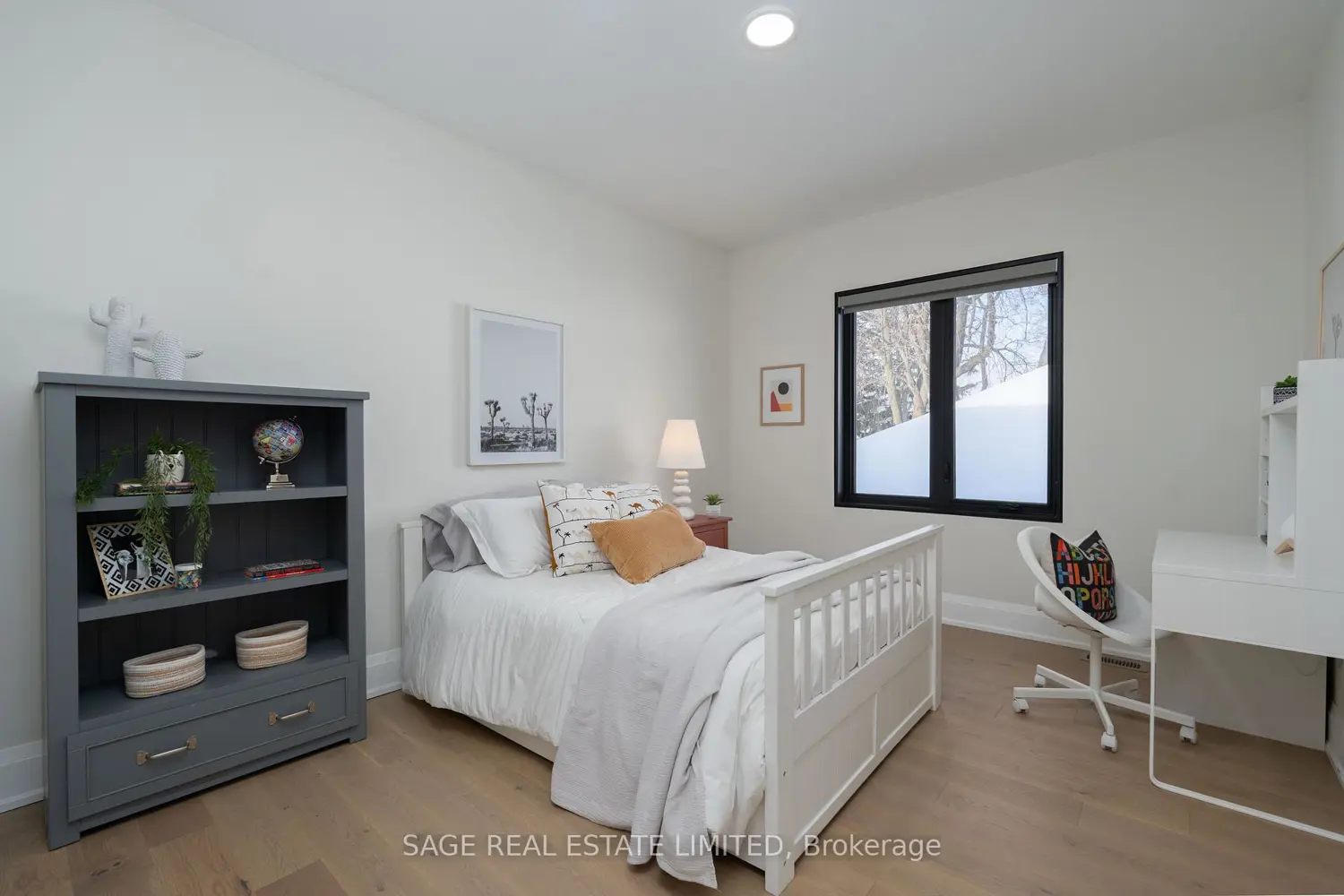 Additional image 12 of 10 Brant Avenue