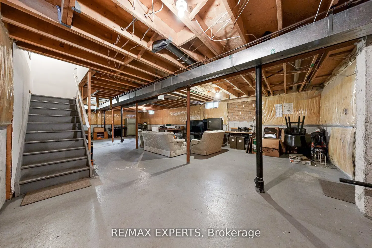 Additional image 19 of 47 Velvet Crescent