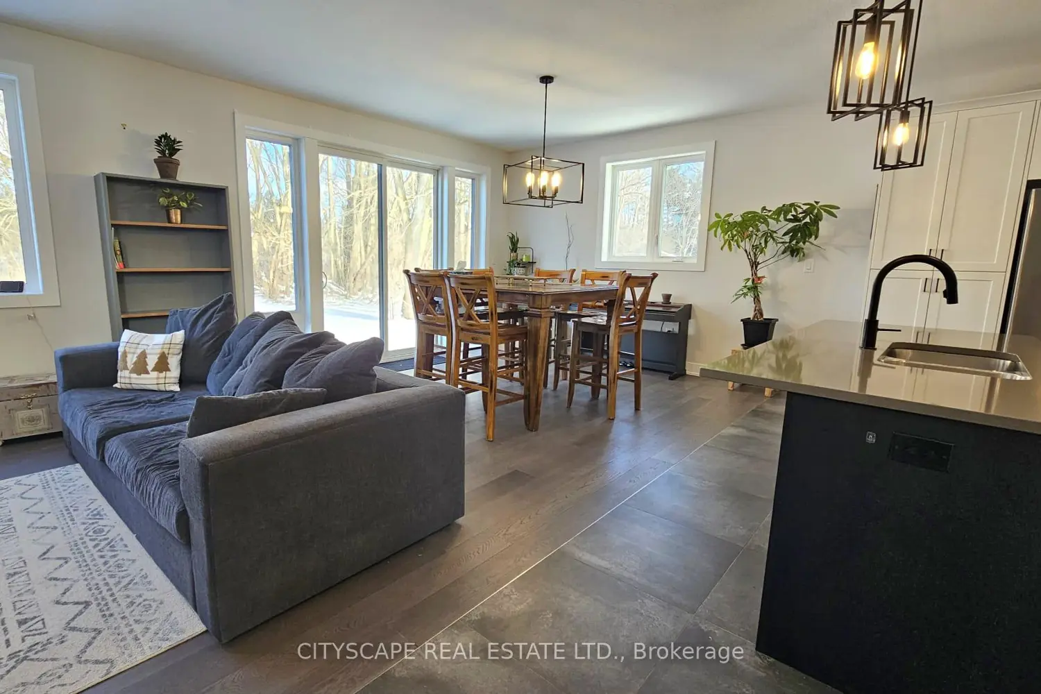 Additional image 5 of 20-297 Whiting Street