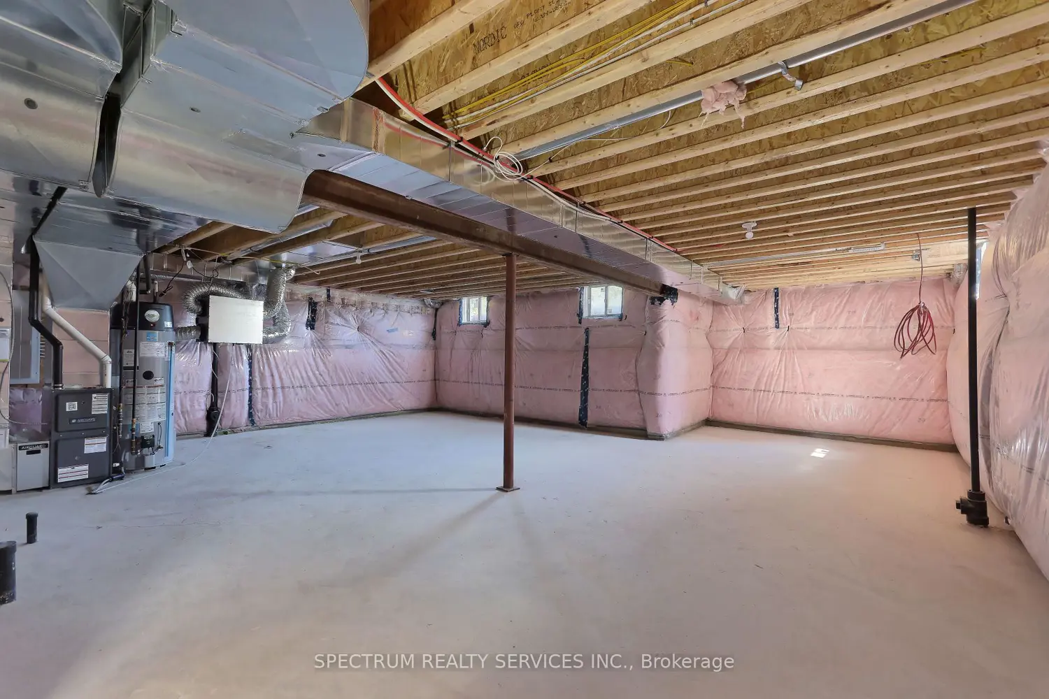 Additional image 15 of 19 Swamp Sparrow Court