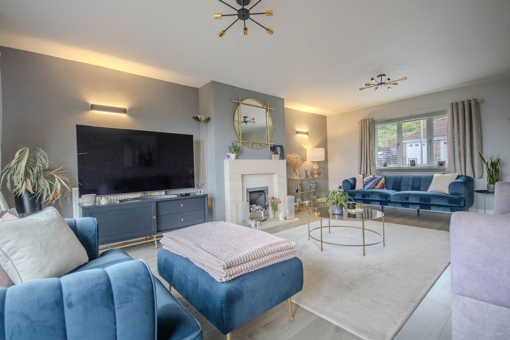 Additional image 2 of 6 bed detached house for saleClos Maes Mawr, Caerphilly CF83