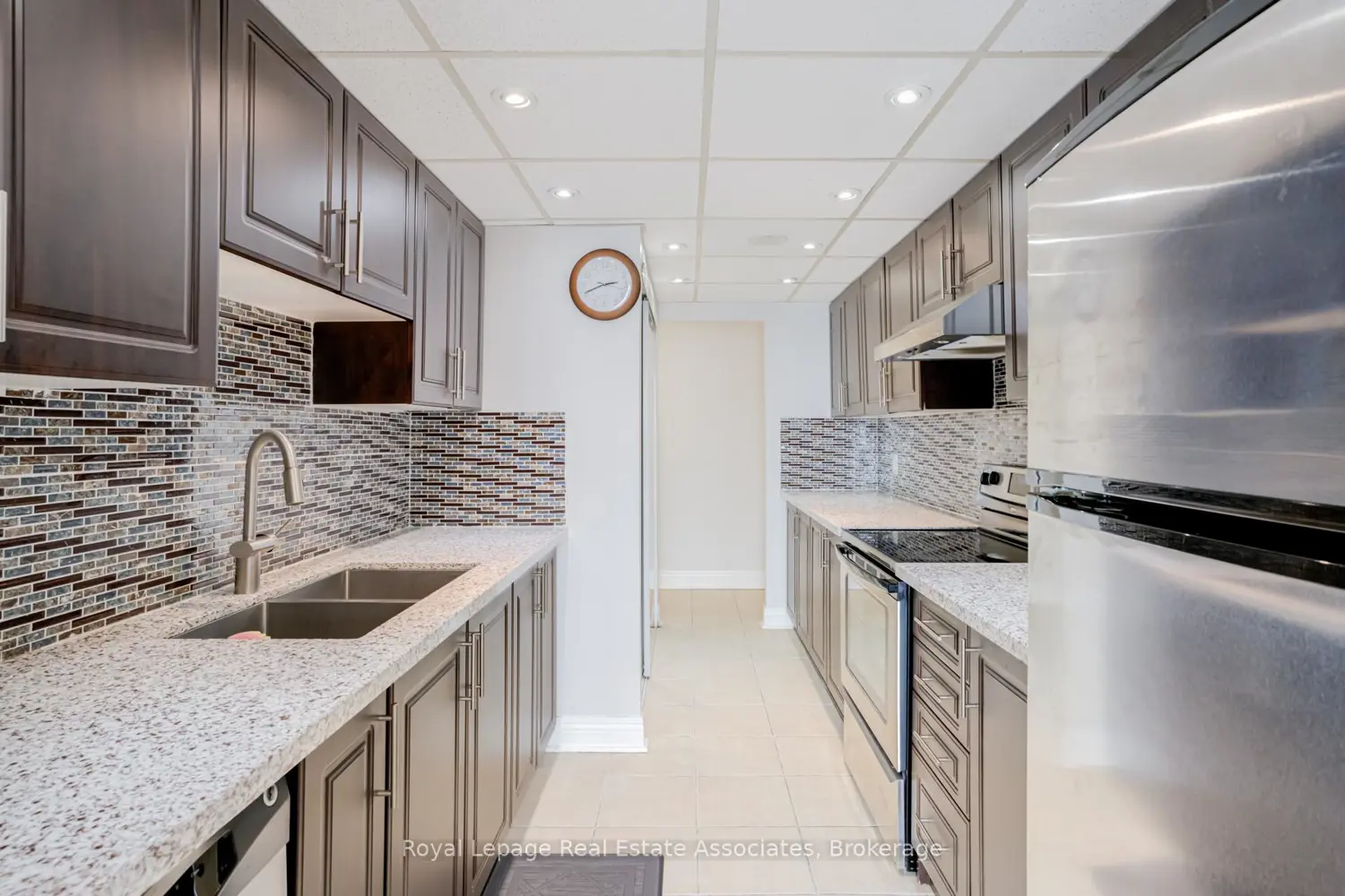 Additional image 7 of 3650 Kaneff Crescent 1006