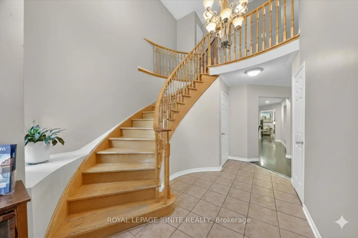 215 Drummond Drive photo 2