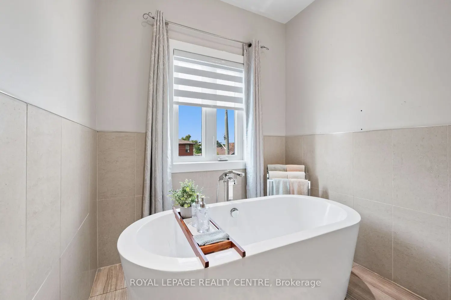 Additional image 8 of 1071 Westmount Avenue