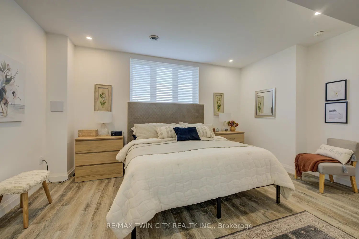 Additional image 16 of 43711 Adelaide Street