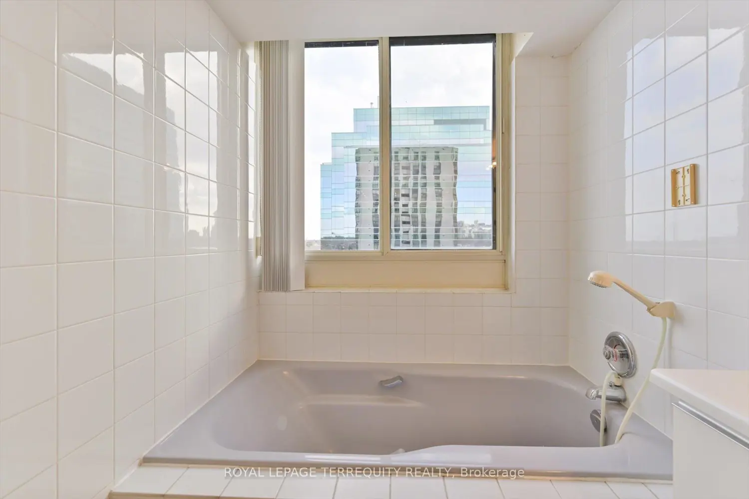 Additional image 15 of 5 Kenneth Avenue 907