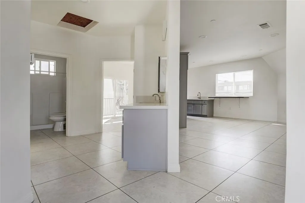 Additional image 6 of 14328 Gilmore St Unit 5, Van Nuys, CA 91401