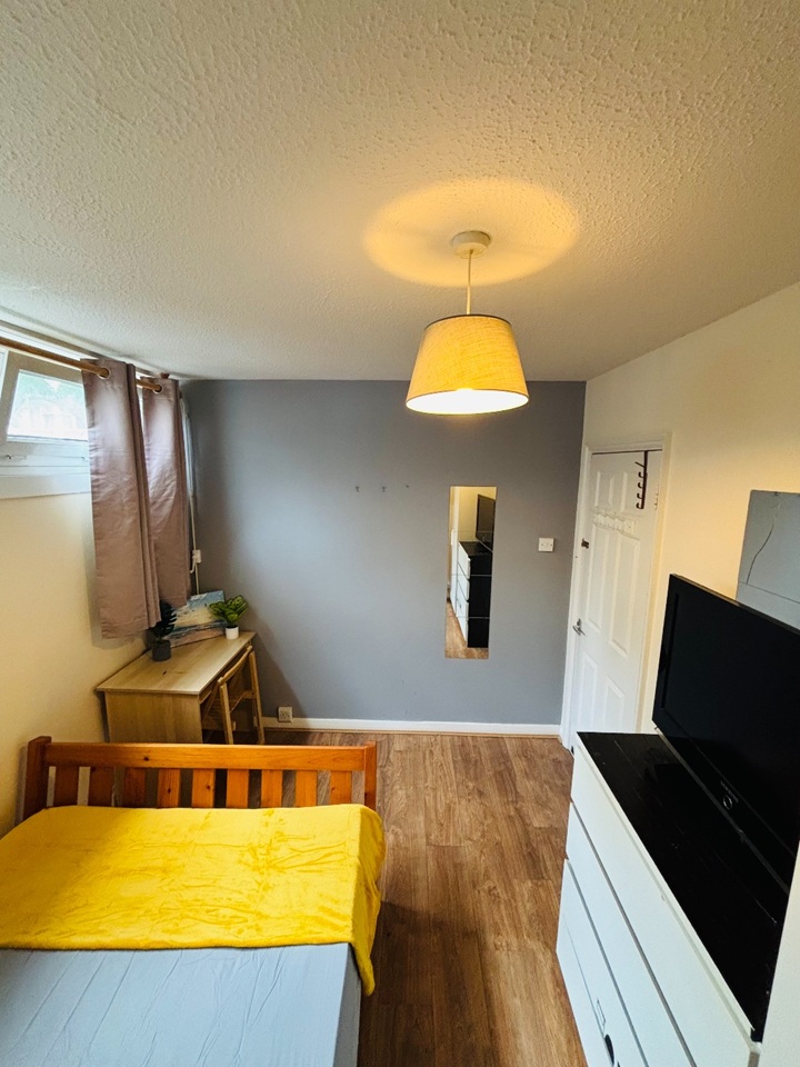 Additional image 4 of Room in a Shared Flat, Stunning Double Room In Clapham/Batt, SW11, N1 7GU