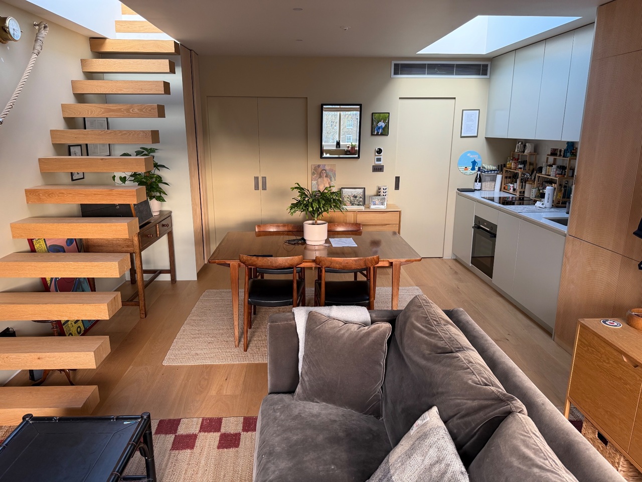 1 Bed Flat, Chepstow Crescent, W11, N1 7GU