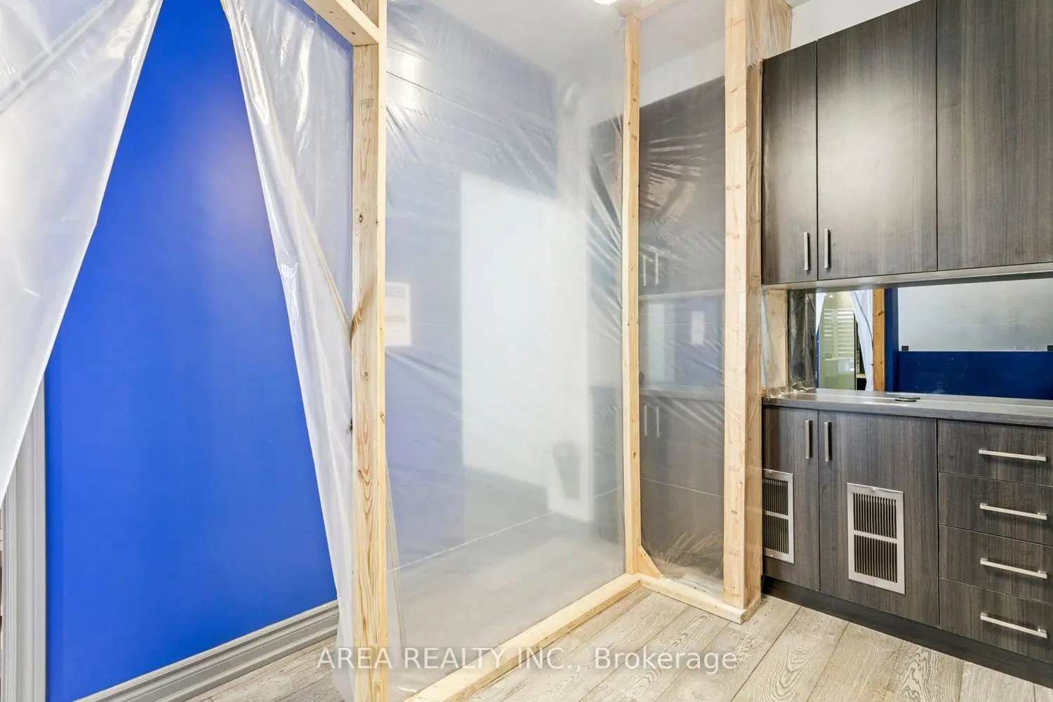 Additional image 17 of 101 Mccaul Street
