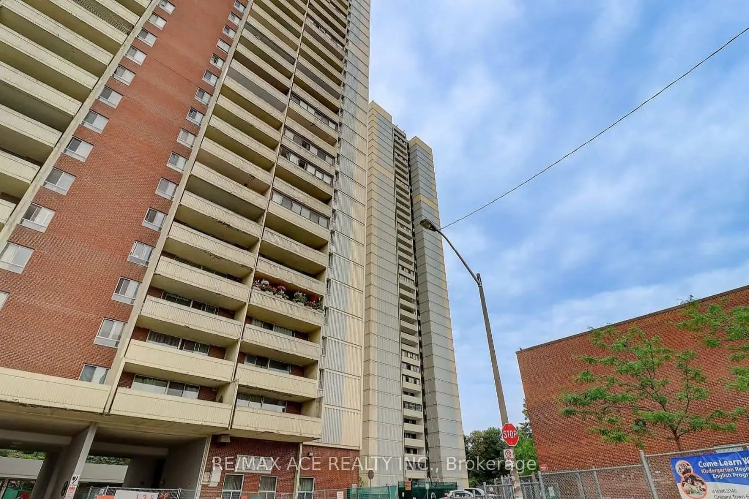 3 Massey Square 906