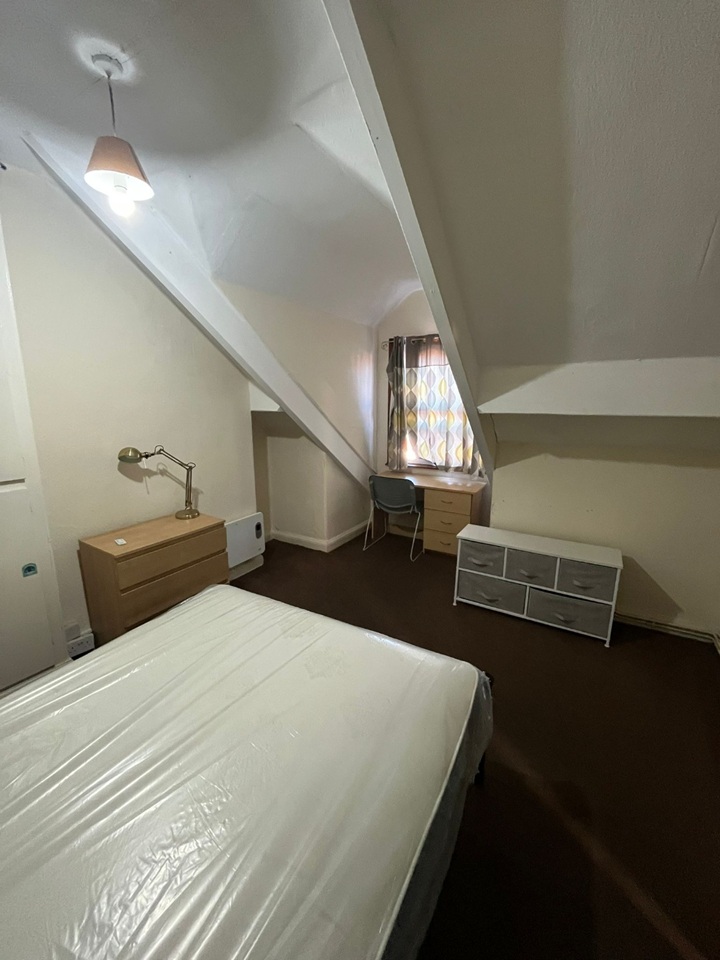 Room in a Shared House, Royal Park Grove, LS6, N1 7GU