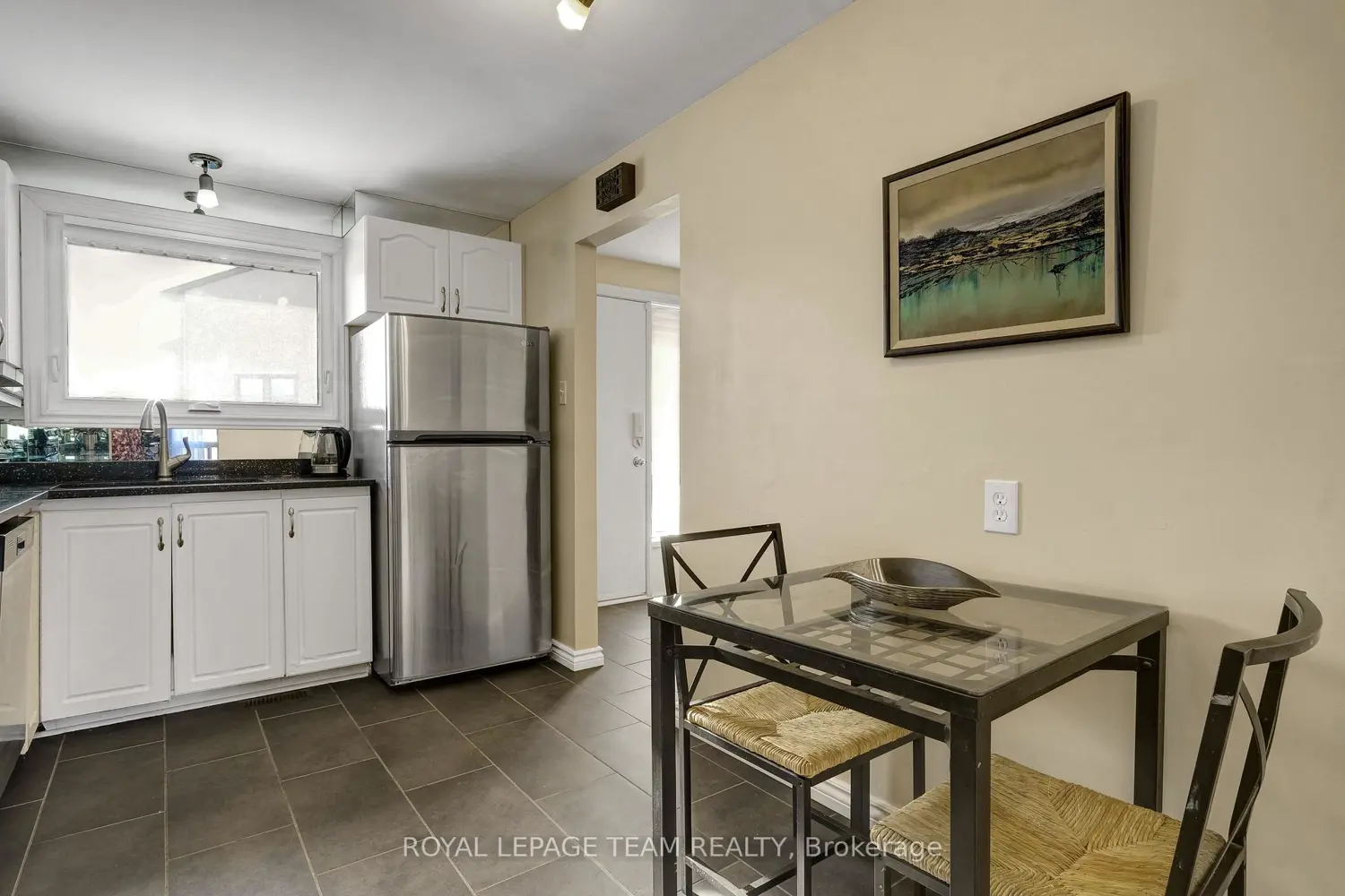 Additional image 8 of 2027 Stonehenge Crescent 35