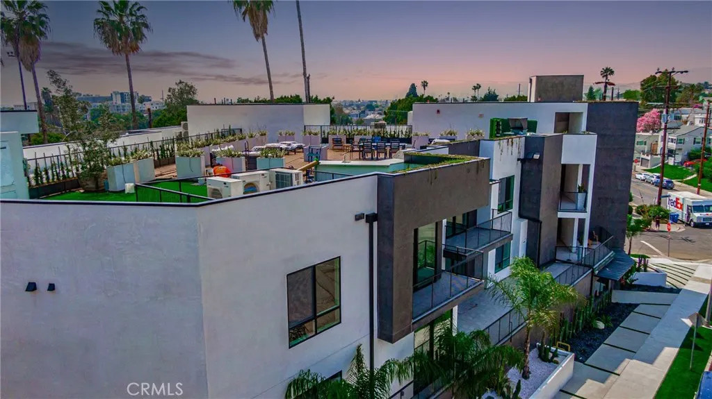 Additional image 68 of 2828 London Street Unit 206, Los Angeles, CA 90026