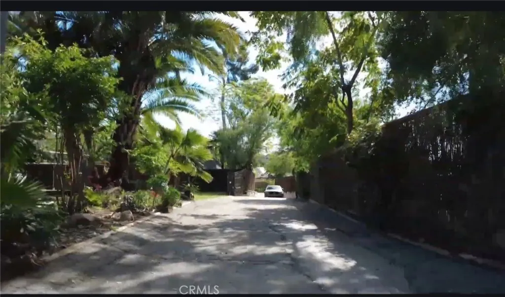 9857 Foothill Boulevard, Lakeview Terrace, CA 91342