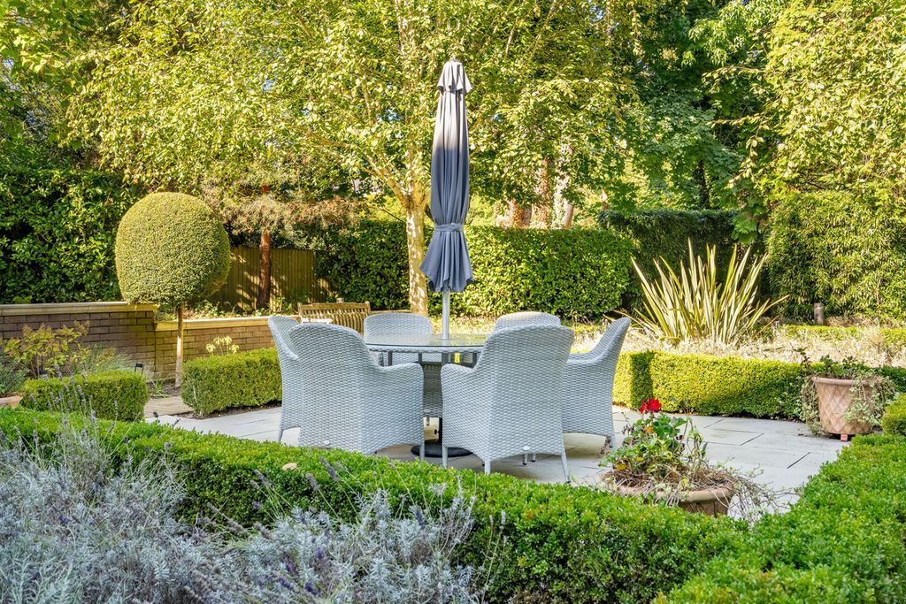 Additional image 15 of 3 bed flat for saleEsher Park Avenue, Esher KT10