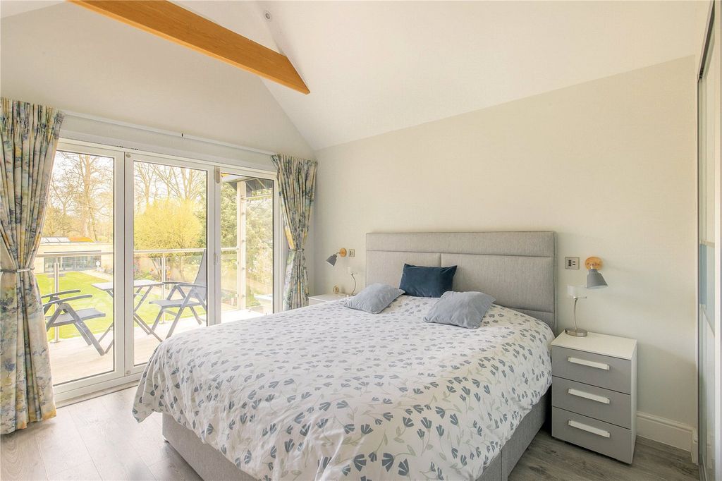 Additional image 8 of 6 bed detached house for saleKings Mill Lane, Great Shelford, Cambridge CB22