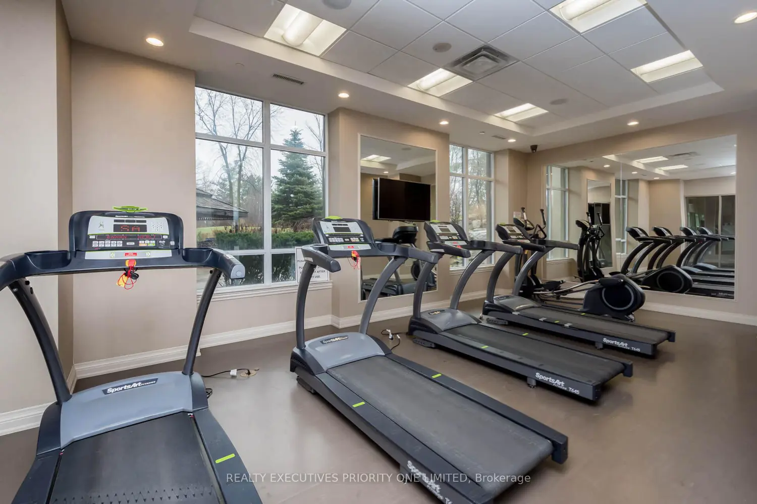 Additional image 19 of 9255 Jane Street 614