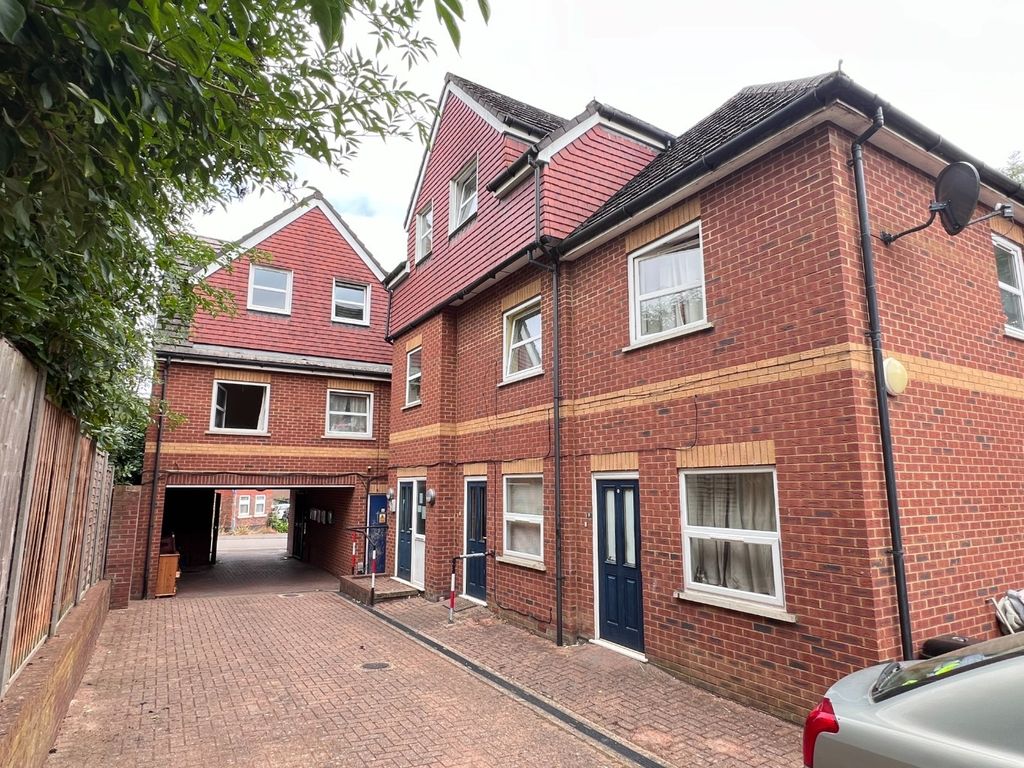 12 bed flat for sale65 Windsor Street, Luton, Bedfordshire LU1