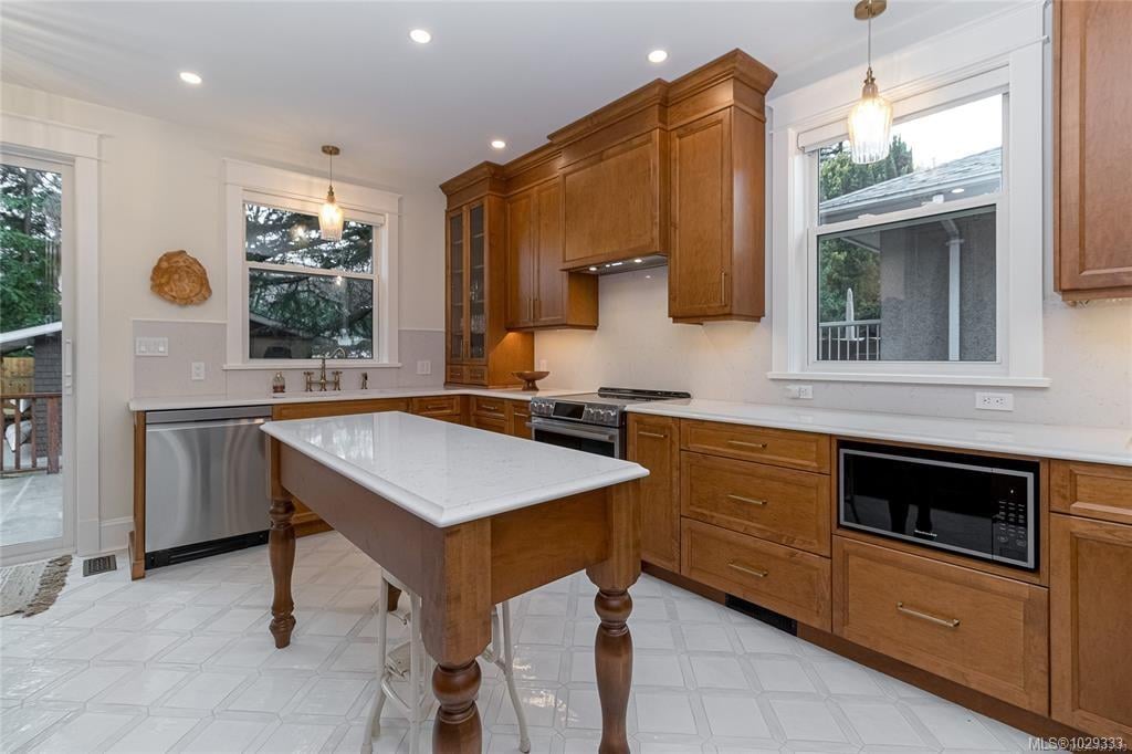 Additional image 5 of 2614 Avebury Avenue, Victoria, BC, V8R 3W2