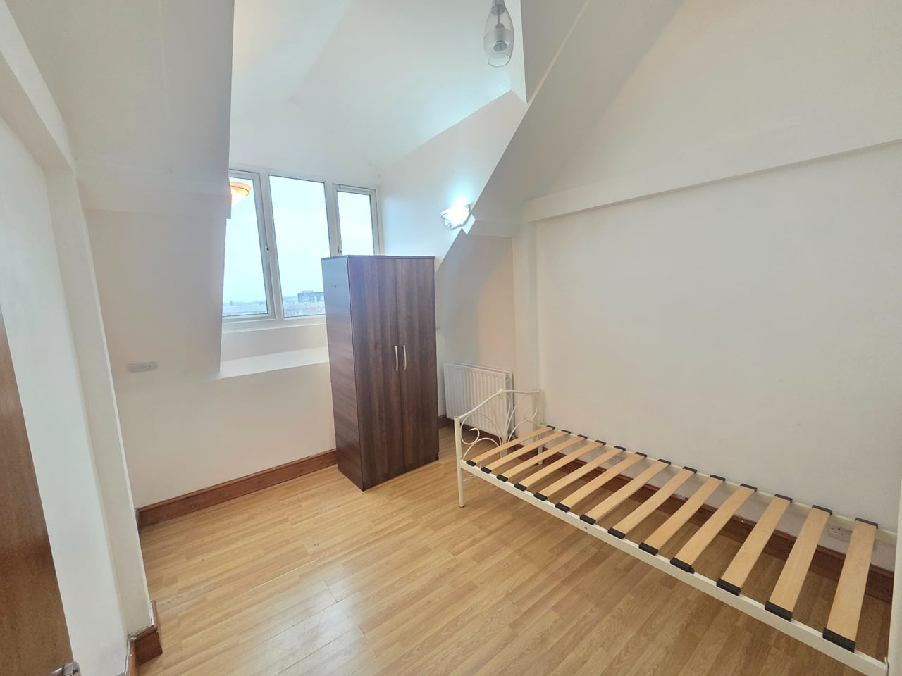 Additional image 6 of 2 Bed Flat, Stockwell Road, SW9, N1 7GU