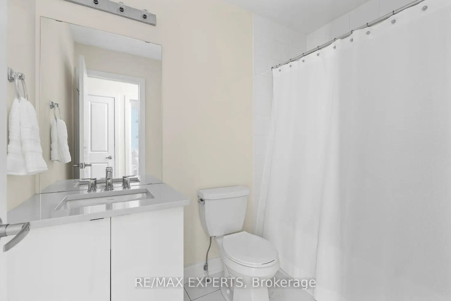 Additional image 8 of 1366 Gull Crossing