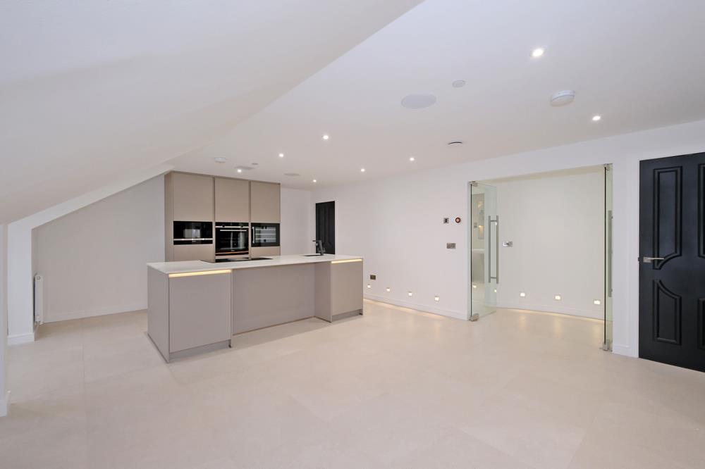 Additional image 2 of North Silver Street, Top Floor, Aberdeen, AB10