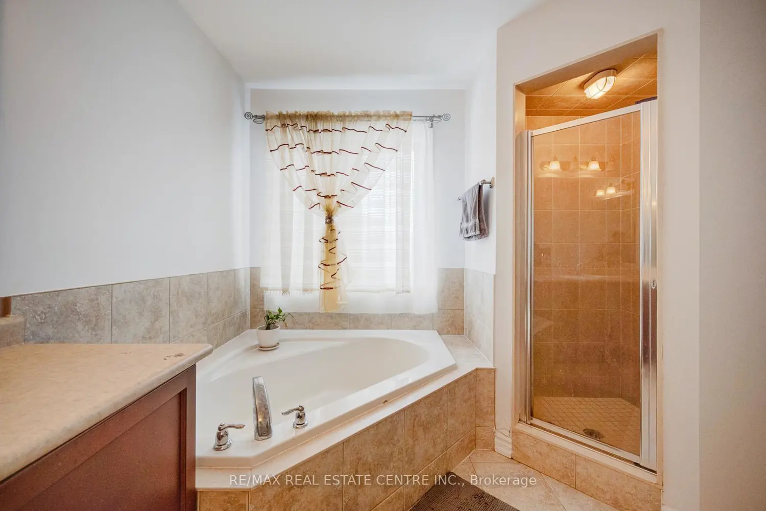 Additional image 14 of 19 Mediterranean Crescent