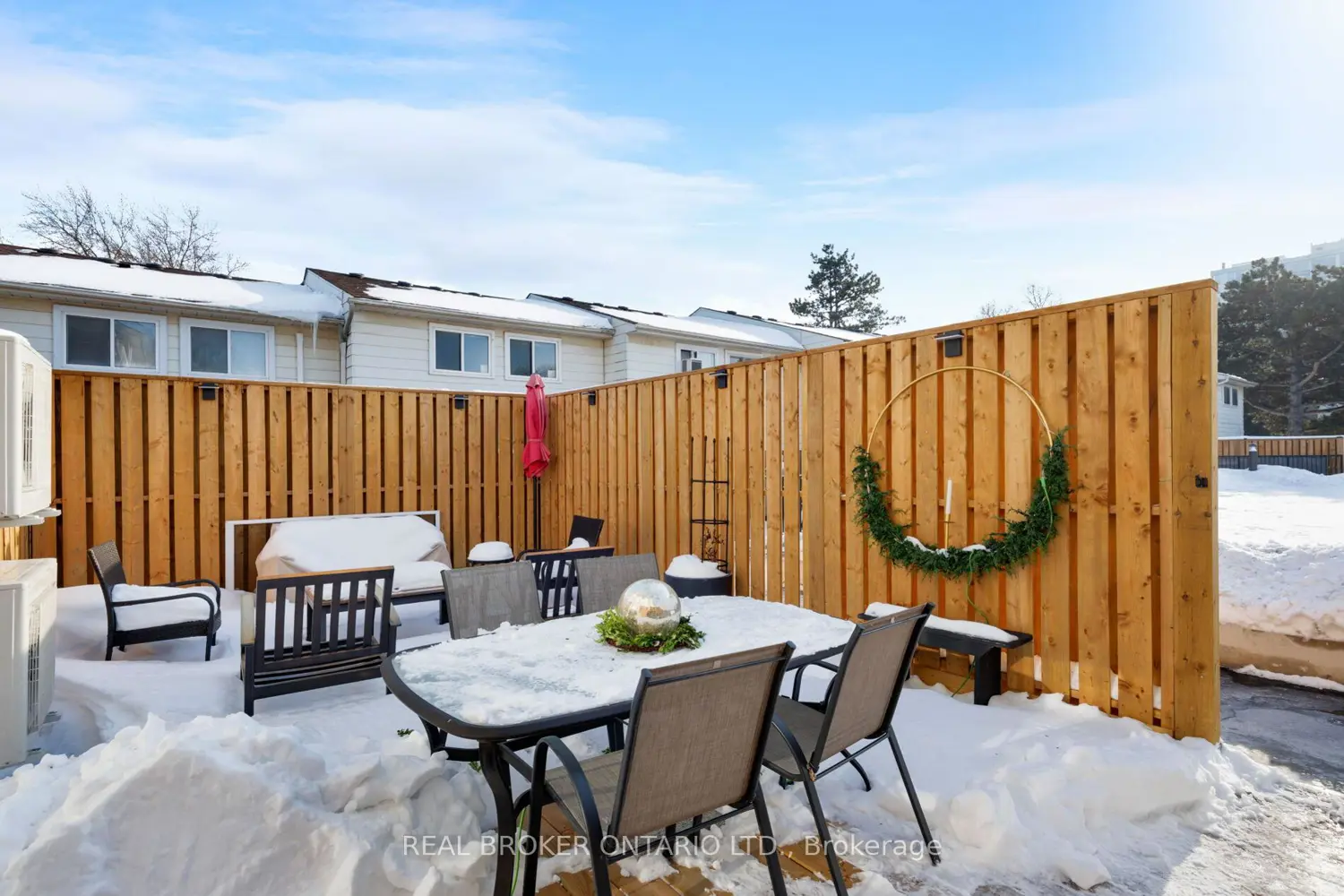 Additional image 9 of 61 Sarah Lane 23