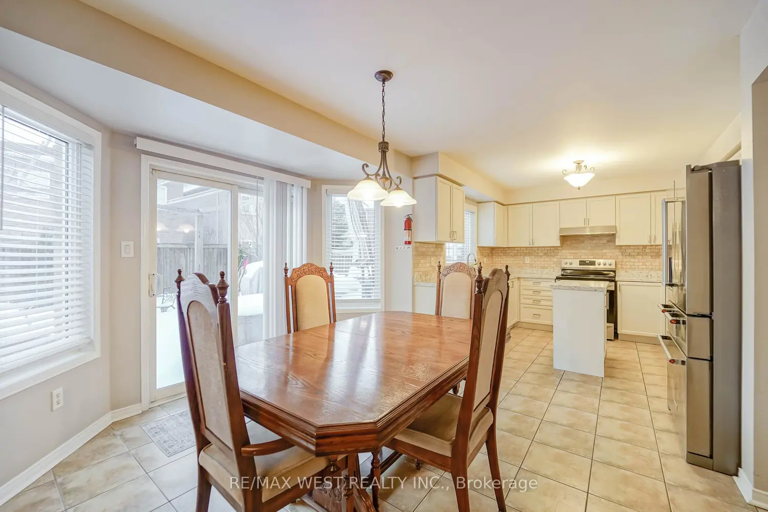 71 Dunwell Crescent photo 5