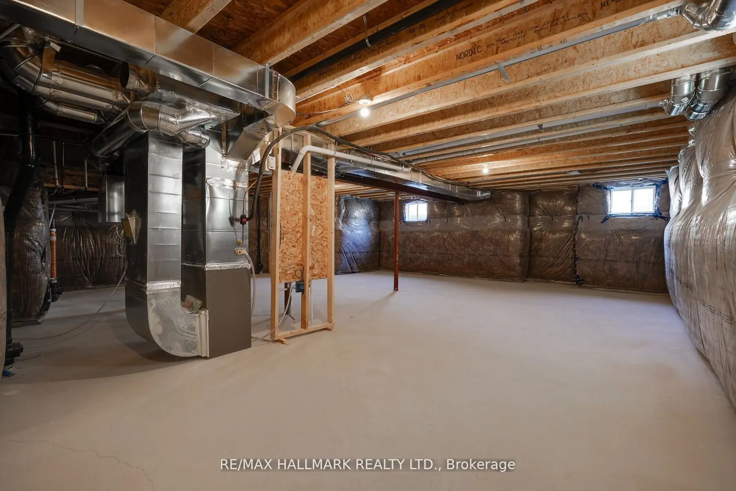 Additional image 20 of 626 Newlove Street