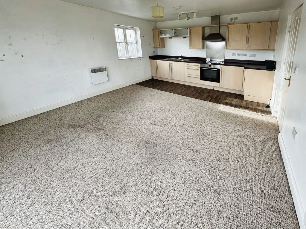 2 bed flat for saleSword Hill, Caerphilly CF83 photo 3