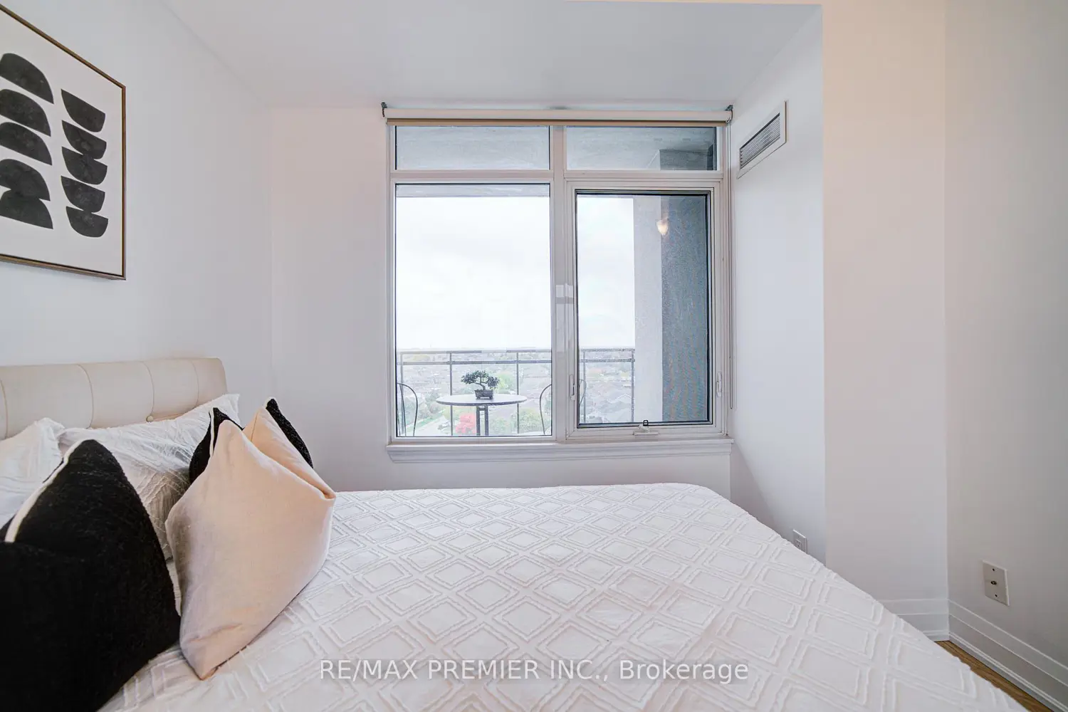 Additional image 8 of 12 Woodstream Boulevard 919