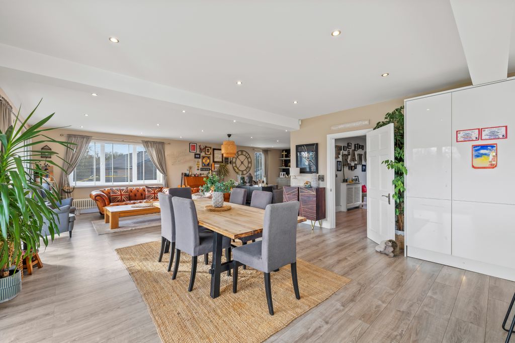 6 bed detached house for saleWhitestone Close, Mayals, Swansea SA3 photo 3