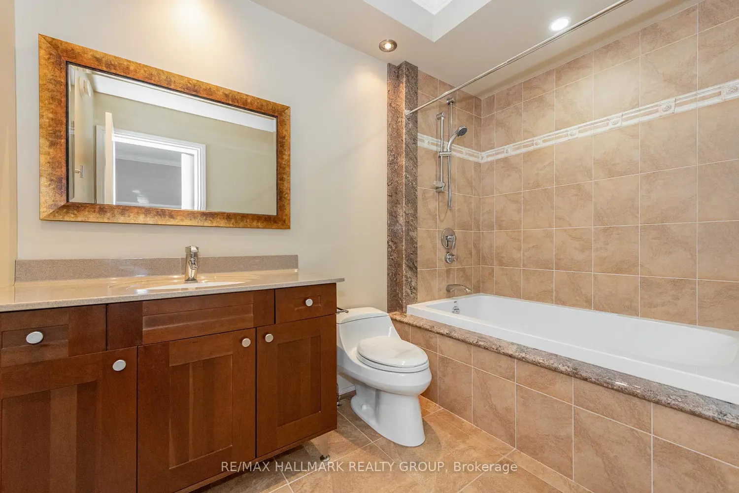 Additional image 13 of 5800 Queenscourt Crescent