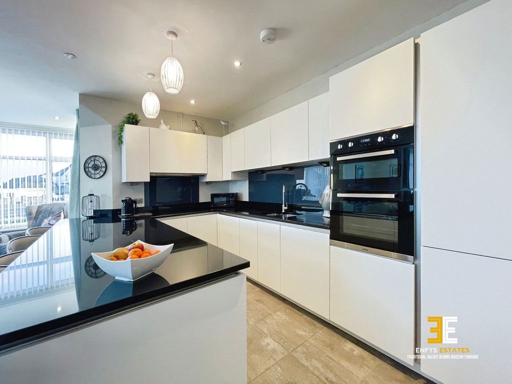 Additional image 8 of 2 bed flat for saleAdmiral House, West Parade, Llandudno LL30