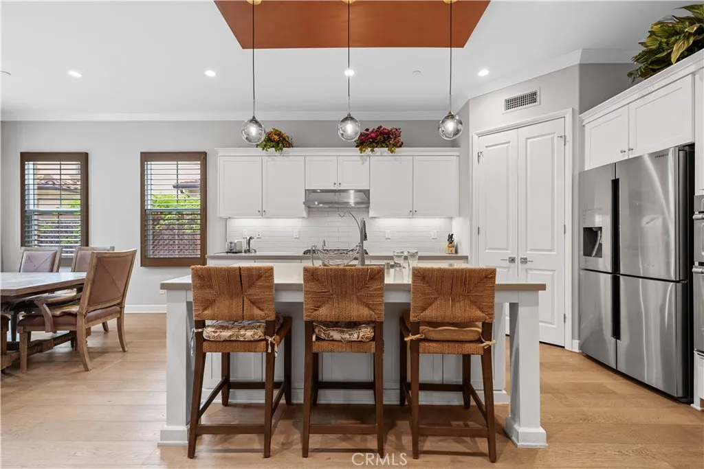 Additional image 54 of 114 Guinness, Irvine, CA 92620