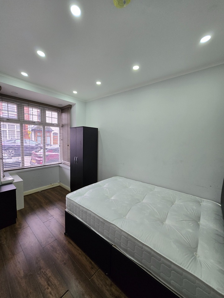 Additional image 16 of Room in a Shared House, South Road Avenue, B18, N1 7GU