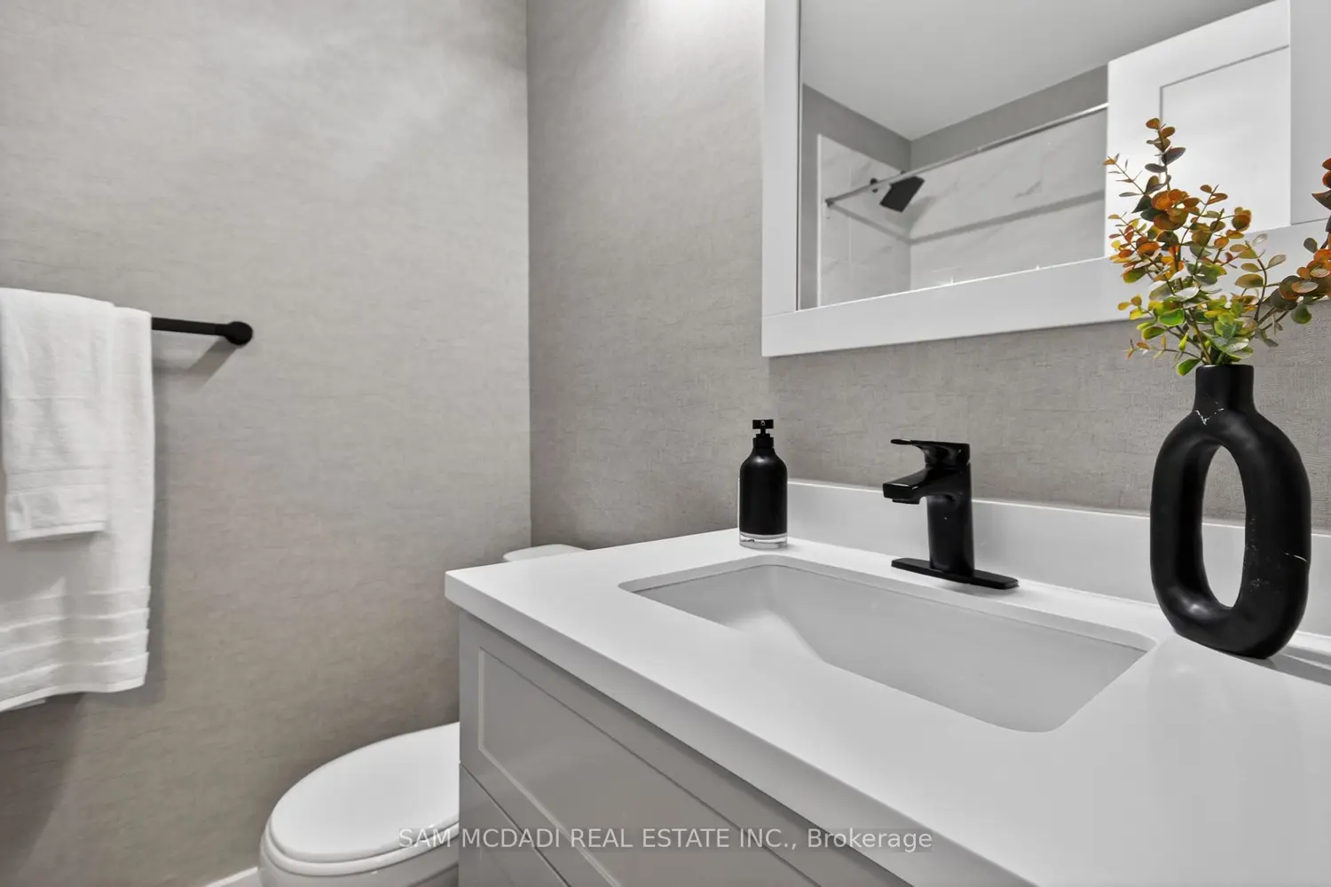 Additional image 10 of 2120 Rathburn Road 43