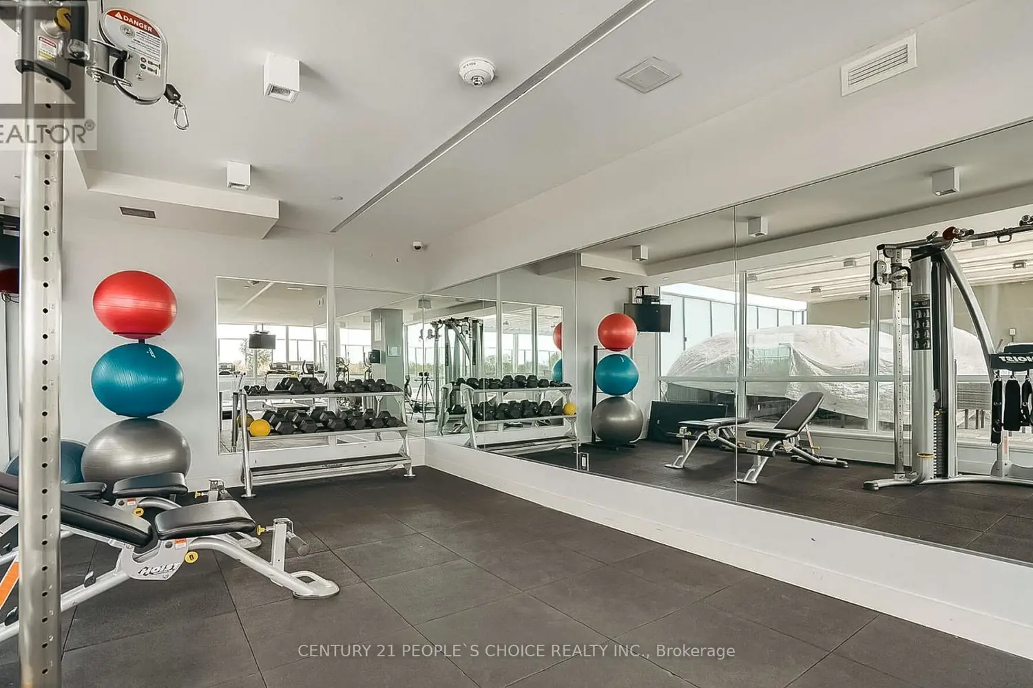 4800 Highway 7 Road 110 photo 3