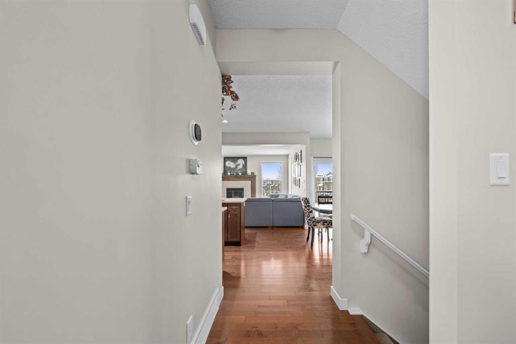 Additional image 3 of 49 Evansview Manor NW, Calgary, AB, T3P 0J7
