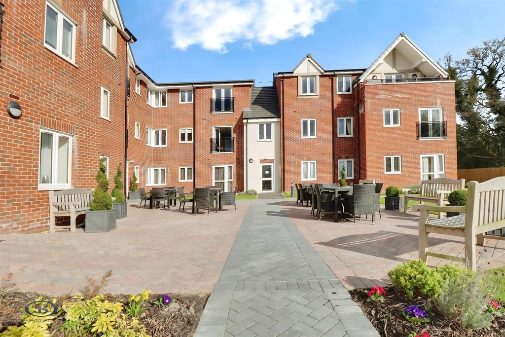 Additional image 12 of 2 bed flat for saleThe Oaks, Cedar Avenue, Alsager ST7